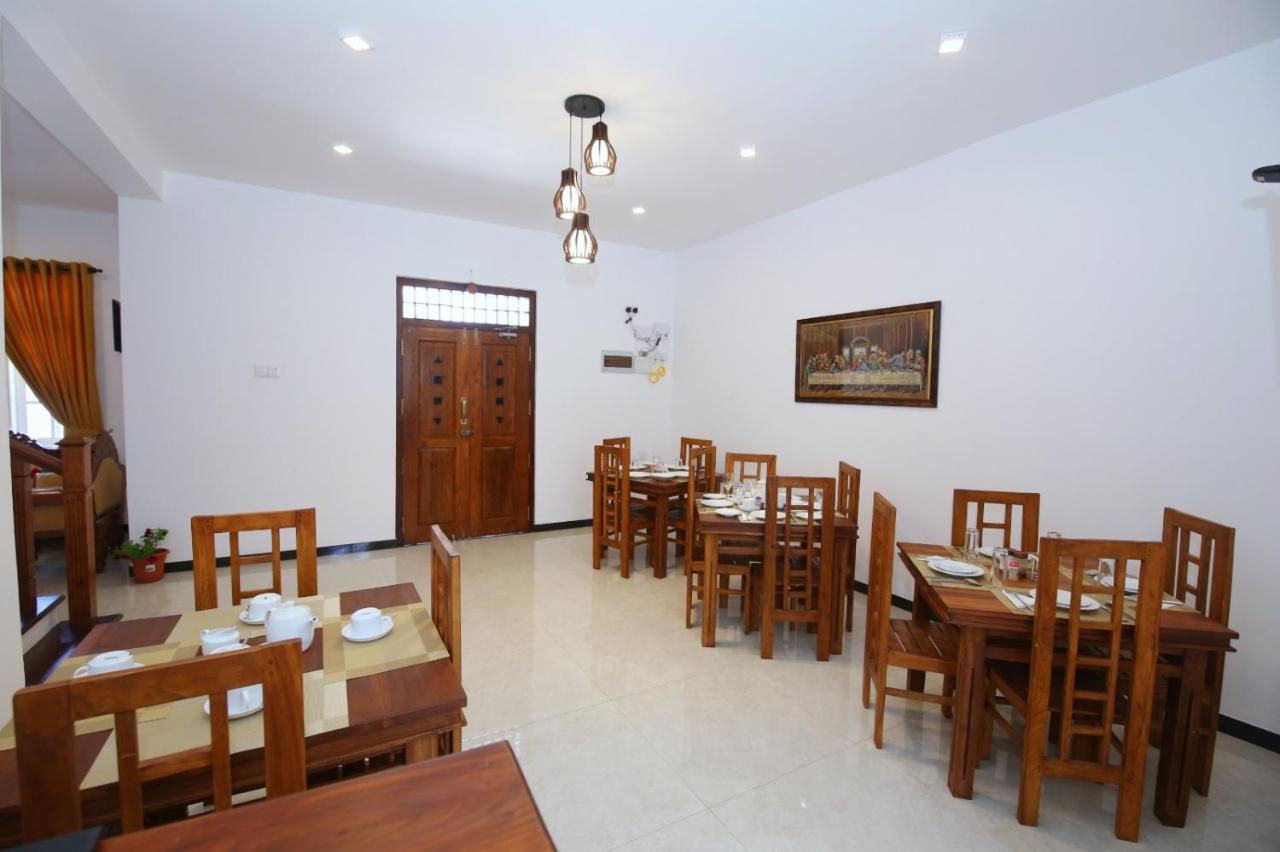 Queensland Hotel Nuwara Eliya Exterior photo